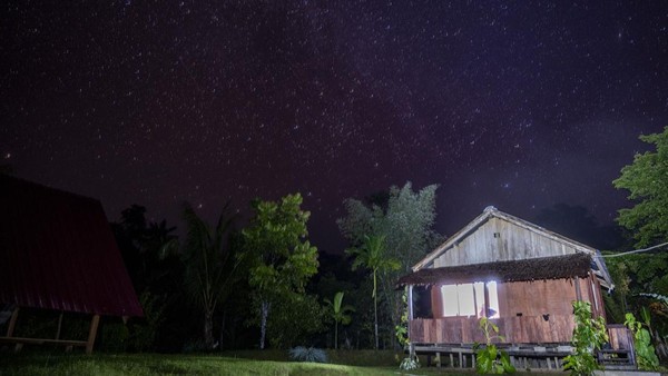 Keindahan Kampung Adat Malasigi Gugusan Bima Sakti Di Langit